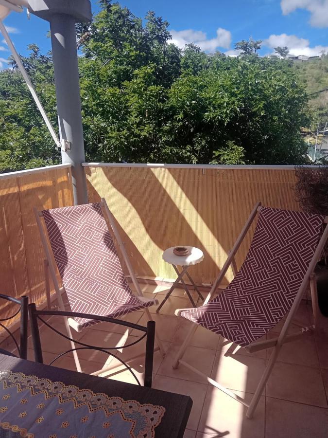 Studio En Bord De Mer Avec Piscine Privee Gourbeyre Exterior foto